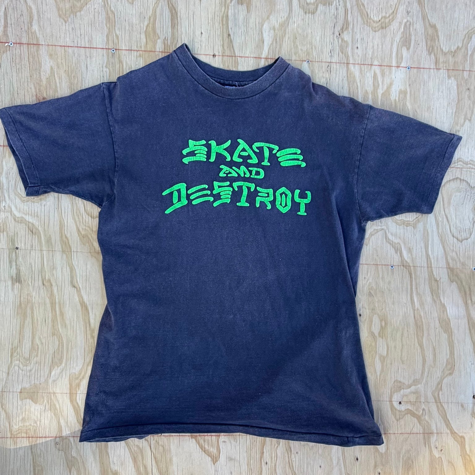 Authentic OG vintage 1990s Thrasher Magazine "Skate and Destroy" t-shirt Size XL